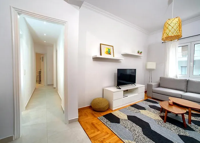 Acropolis Area Family Friendly 2Bdr Apartment
